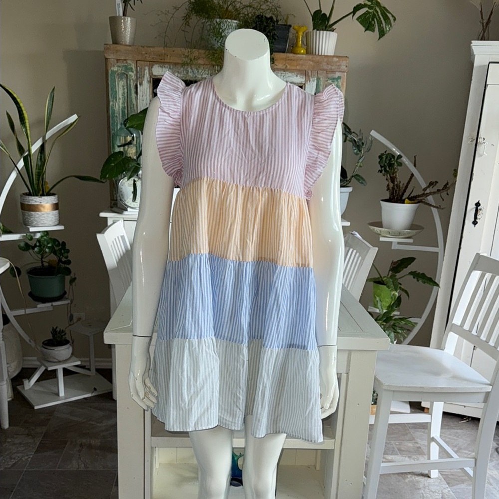 Aakaa Sz M Colorblock Ruffle Sleeve Dress with lining like new powder blue